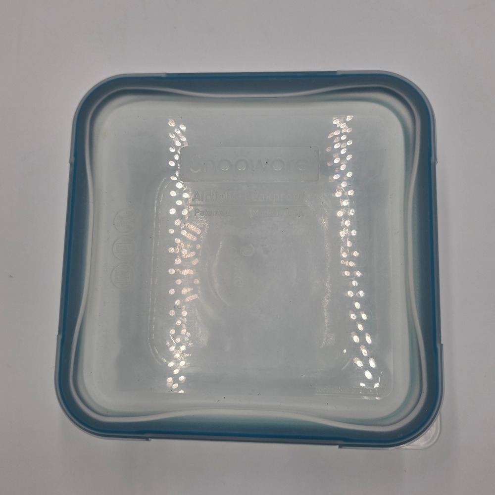 Snapware Pyrex Glass Food Storage Container Square 7in Blue Locking Lid USA